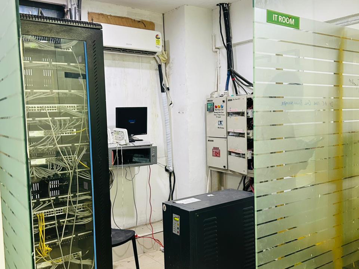 Server & Network Room - Zeven Global Bengaluru Delivery Centre
